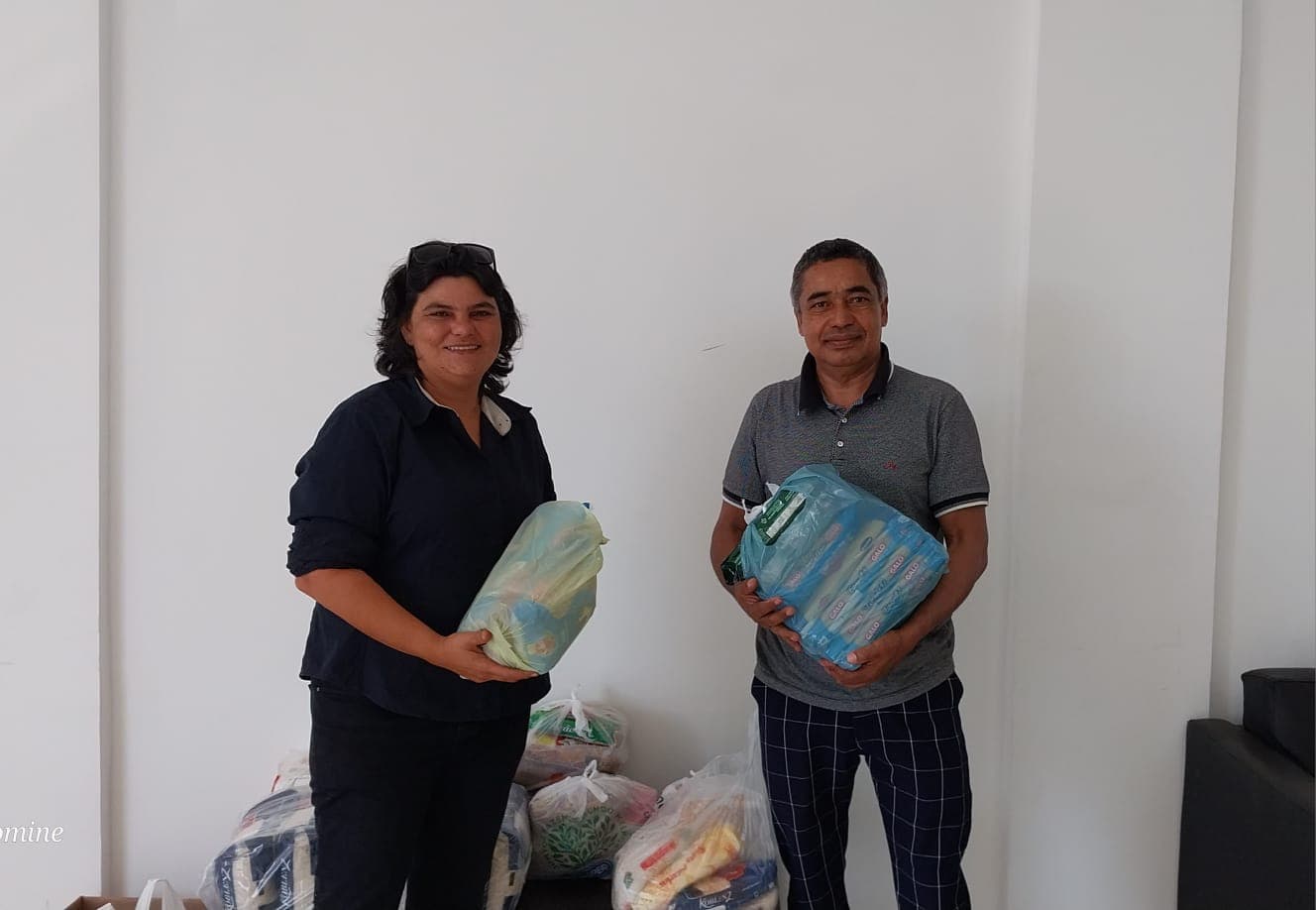 CRECI-MT ENTREGA ALIMENTOS AS OBRAS SOCIAIS ‘ANJO GABRIEL’